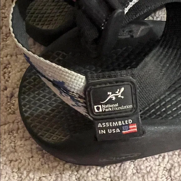 Women’s Chaco size 7 glacier national park sandals - Picture 2 of 4